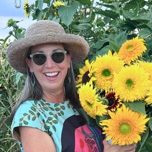 Meet your Posher, Jennifer